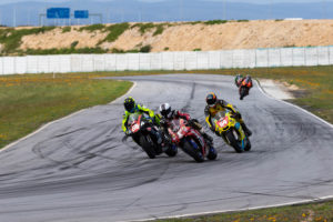 Seller, McFadden and Vlok fight for the lead